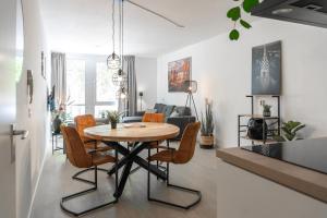 Prime Location apt w wifi & near poppodium 013