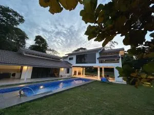 Stevlynn Villa - 波德申