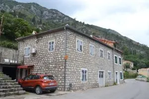 Charming Three Bedroom Waterfront Apartment - Muo, Kotor - Glavati