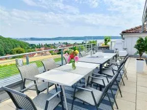 Seeblickapartment für bis zu 12, Nürnberg & Schwabach in 30-35 Minuten zu erreichen, Sauna, Arbeitsplatz, Dachterrasse & Grill - Georgensgmünd