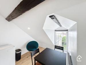 Appartements Studios - 1 min Gare Chatellerault - Entree Autonome - : photos des chambres