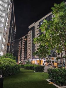 LuxHomme 2- Bedroom Luxury Condo Unit