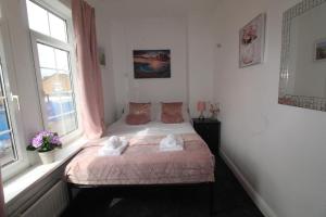 High Street House Thurnscoe by Smart Corporate Stays