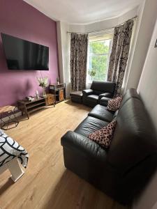 Clydebank Cozy 3bdr flat near Glasgow