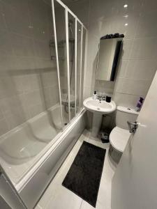 Clydebank Cozy 3bdr flat near Glasgow