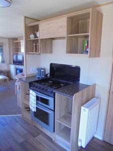 Kingfisher Horizon V 8 Berth Central Heated Close to site entrance