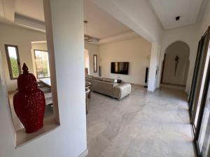 Luxueuse villa contemporaine KIMANU à 20 min de Marrakech