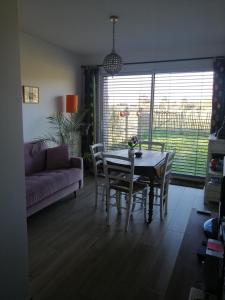 Maisons de vacances Maison de ville avec jardin en lisiere de campagne : photos des chambres