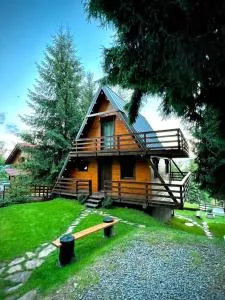 Chalet A Baisoara - Cabana A-Frame la munte - Cacova Ierii Chalet A Baisoara - Cabana A-Frame la munte - Cacova Ierii