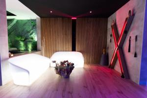 Les Secrets Rooms - Bonneval - Love Room - Spa et Hammam Privatif