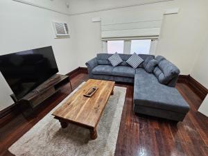 Central to town - Vintage and cosy entire home