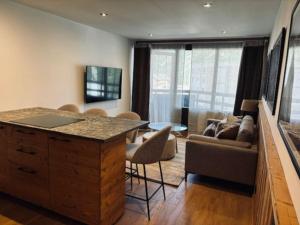 Appartements LOUBATIERE, Superbe Appartement renove au Coeur de la Station : Appartement 2 Chambres Deluxe avec Balcon