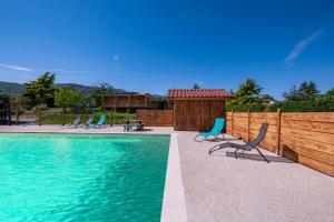 Campings Mobil Home classik 4-6 personnes, nature, piscine parc du pilat : photos des chambres