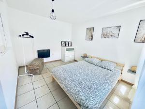 Appartements Joli T2 avec exterieur : photos des chambres