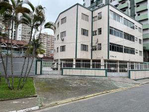 Apartamento Praia Grande bem localizado