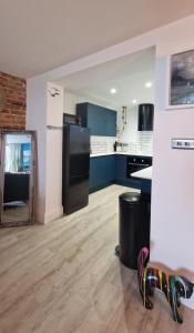 Molly Marine - Bespoke 2 Bedroom Courtyard Apartment - 1 Minute From Brighton Pier