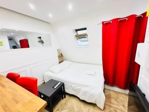 Pretty Central flat in Paris