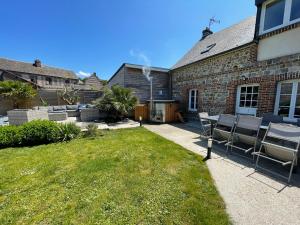 Maisons de vacances Gite Les Eaux du Moulin piscine chauffee et jacuzzi : photos des chambres