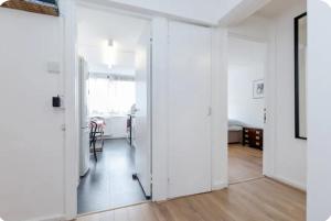 Nice room in Battersea Park Zone 1