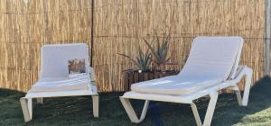 Exclusive bungalow by the beach - natural house