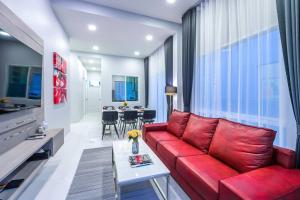 The Garnet Light Pool Villa Aonang