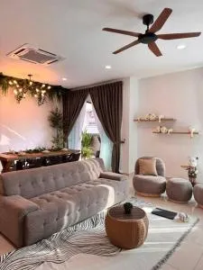 Ktn 3storey 25pax6bedr 8bathr June luxury house - Tanjong Pasir