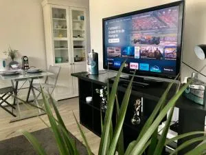 Nice flat close to Seine river in Paris - 勒韦西内