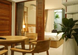 Glyn Chiangmai, Cozy Two-Story Rooms in the Heart of Chiang Mai