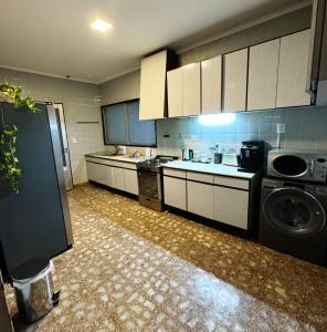 Casa Zona Residencial , pileta, garage doble y quincho con parrilla