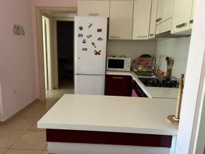 Beachside Living - Lura 1 Resort