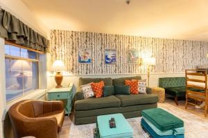 RF312 Hot Tub Heated Garage and Parking