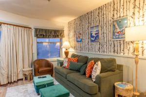 RF312 Hot Tub Heated Garage and Parking