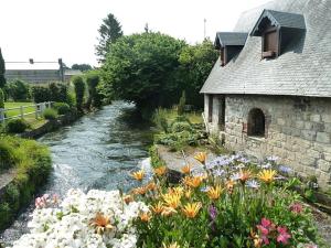 Maisons de vacances Gite Les Eaux du Moulin piscine chauffee et jacuzzi : photos des chambres