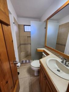 Beach Eateries Shops 10 min walk Golf view