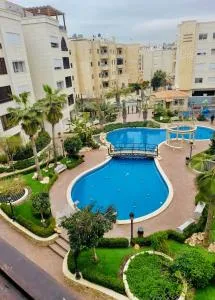 Modern Rooftop apartment - Wādī as Sīr