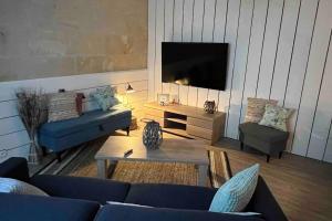 Appartements Logement La chartre sur le Loir 75m2 : photos des chambres