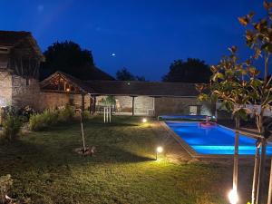 Chez le Colonel Pool House