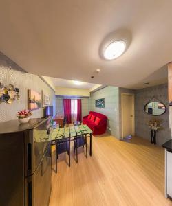 THE LOOP 2br fully furnished corner unit w balcony