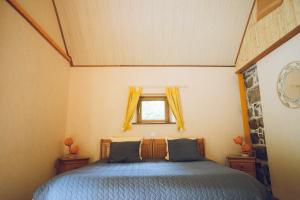 Maisons d'hotes Domaine de La Ville Suzanne - Chambres d'hotes, Roulottes et Cabanes : photos des chambres