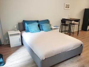 Appartements Studio sur cour, Centre-ville : photos des chambres