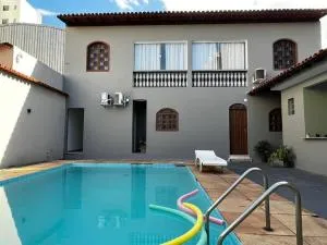 Casa de Hóspedes 2Q até 6 pessoas 100m Praia e entrada independente - Camburi