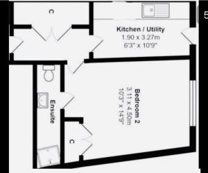 Modern ground floor apartment with free parking very near centre