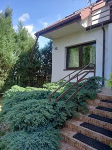 "Ukryty w tujach" dom na wyłączność 6-14 osób - Korczew