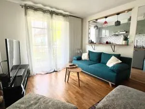 Charmant T2 avec balcon - Golf National à 5 min - 蒙蒂尼布勒托讷