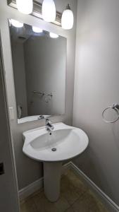 Cozy Basement rooms 2 bedroom 2 queen beds home stay in halifax Nova Scotia