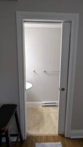 Cozy Basement rooms 2 bedroom 2 queen beds home stay in halifax Nova Scotia