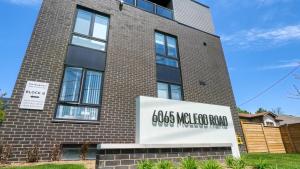 2br Boho Townhouse - Walk To Falls, Free Parking