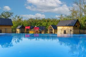 Espacio Resort - Pool & Spa