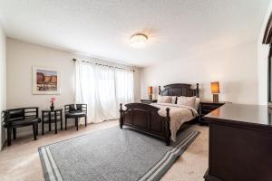 4br Near Hilton Falls - Kelso - Gazebo, Workspace