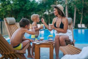 Espacio Resort - Pool & Spa